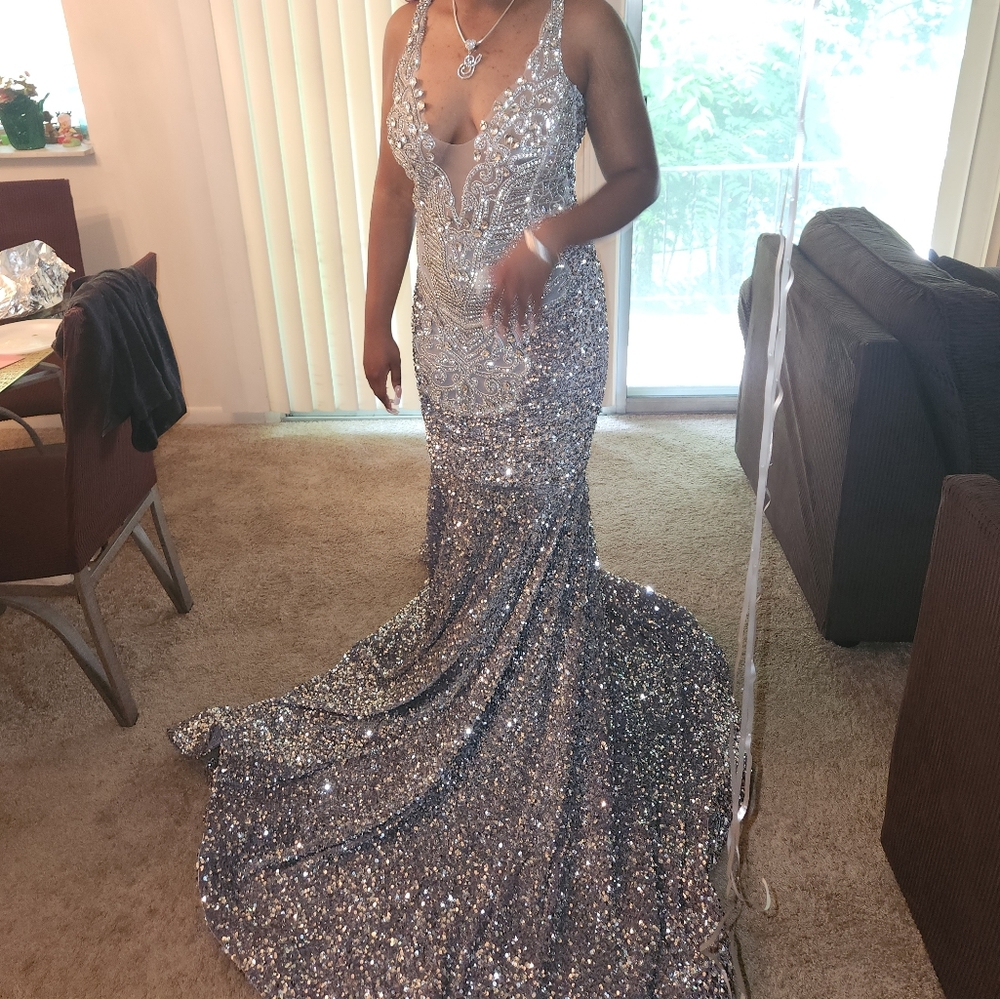 ***PROM DRESS*** POSHMARK PAYMENTS ONLY. WILL NOT TXT OUTSIDE THIS APP!